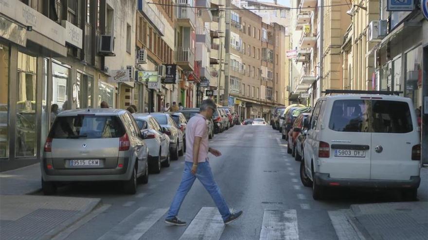 Los comerciantes de Gómez Becerra en Cáceres se interesan por la semipeatonalización de la calle