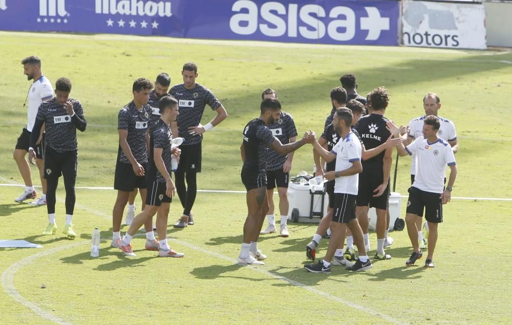 Lluís Planagumà dirige este lunes su último entrenamiento en el Hércules