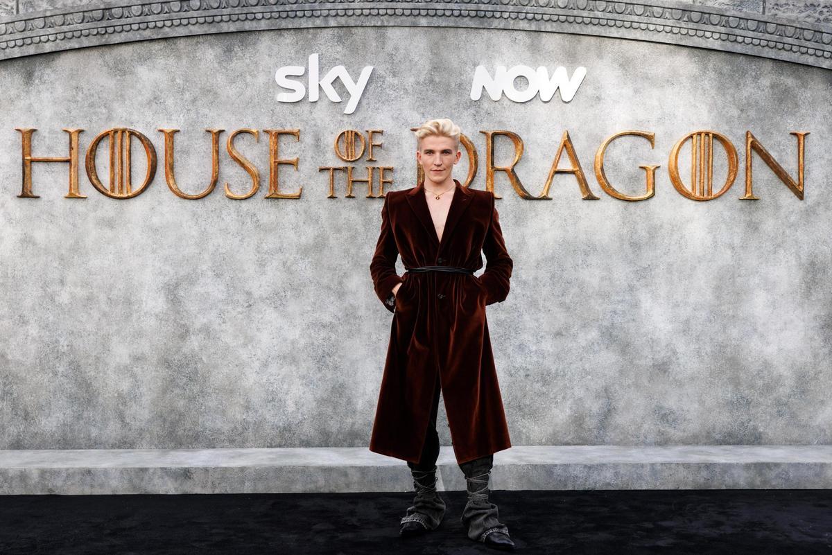 London (United Kingdom), 10/06/2024.- English actor Ewan Mitchell poses at the UK premiere of House of the Dragon Season 2 at the Odeon Leicester Square in London, Britain, 10 June 2024. (Reino Unido, Londres) EFE/EPA/TOLGA AKMEN