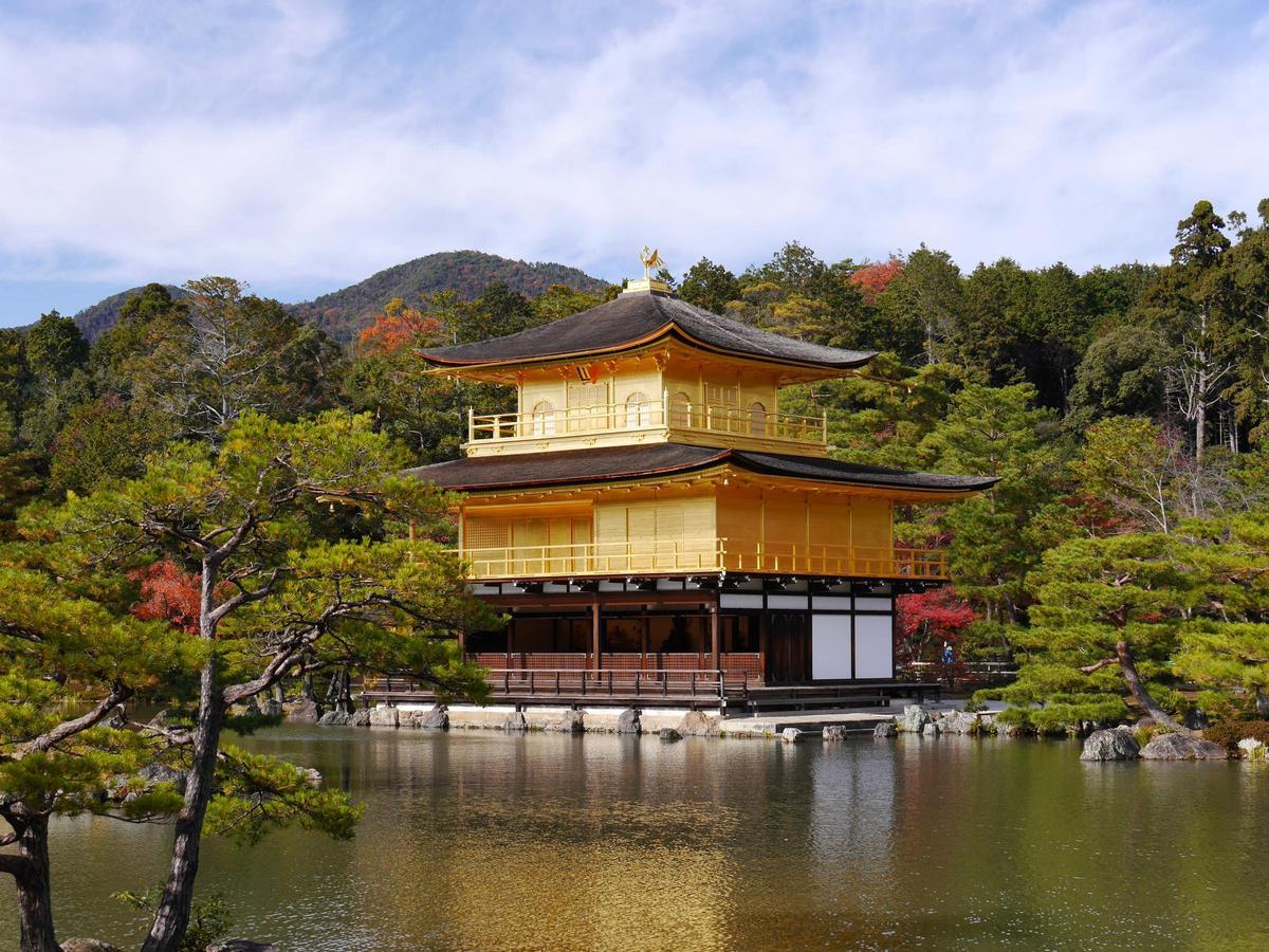 Estanque del templo Kinkaku-ji.