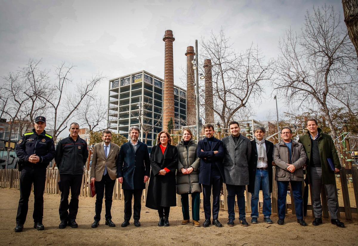 Acuerdo para recalificar las Tres Xemeneies del Paral·lel, en Barcelona.