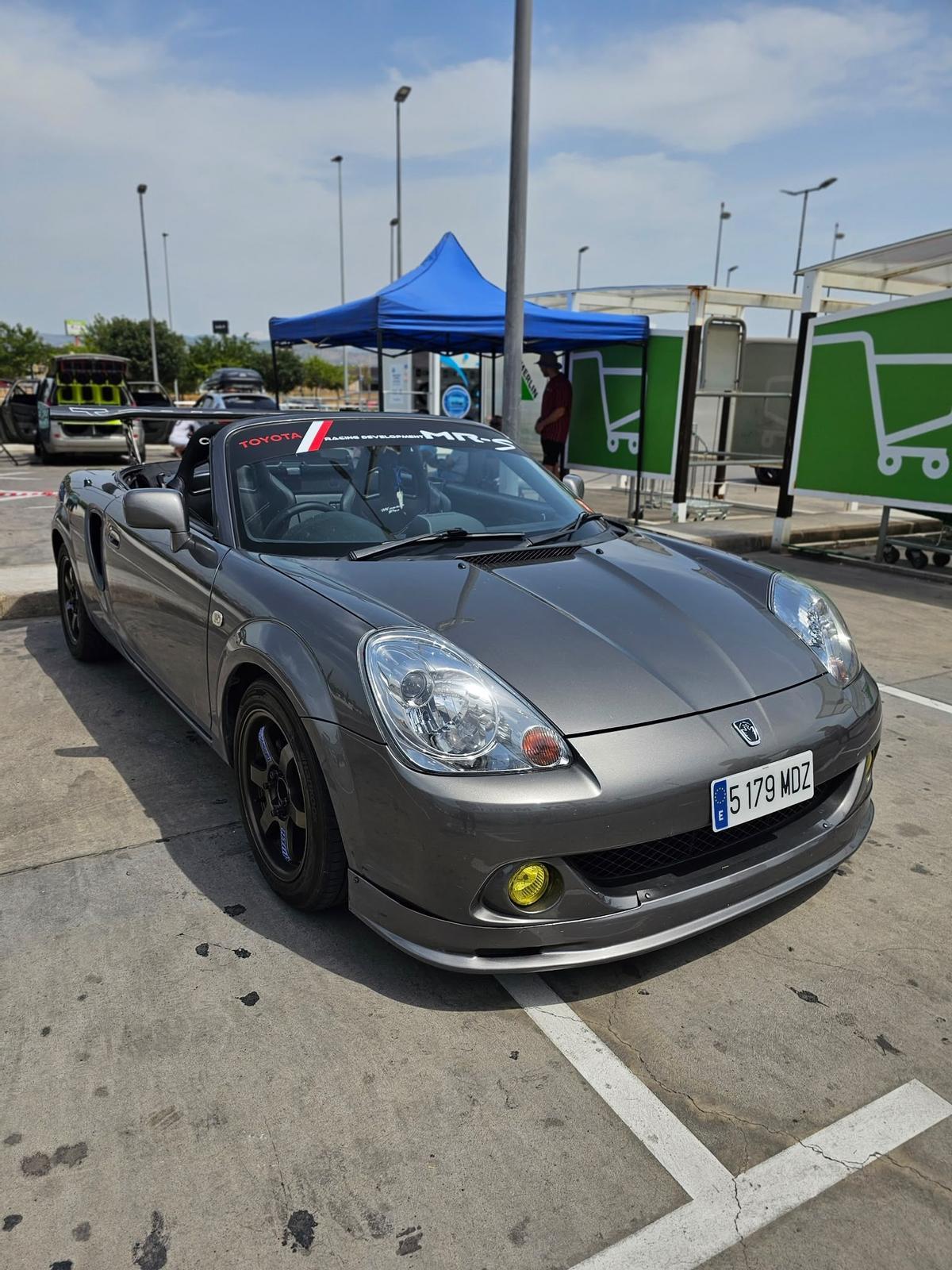Desde un Nissan de 60.000 euros llegado de Japón hasta proyectos hechos en casa: así es el Cars&Coffee de Castelló