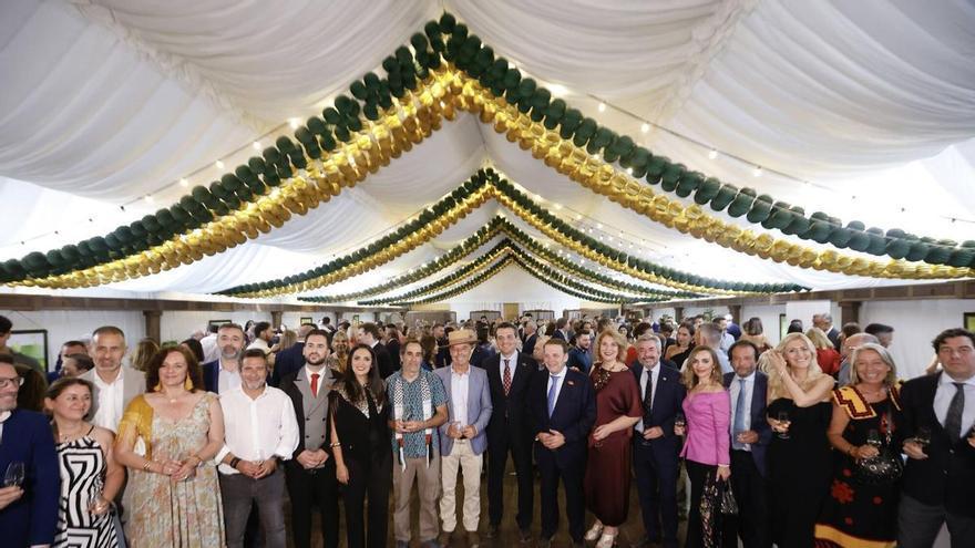La recepción oficial del Ayuntamiento de Córdoba inaugura la Feria 2026