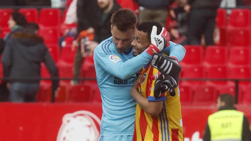 Neto Murara, con Coquelin.