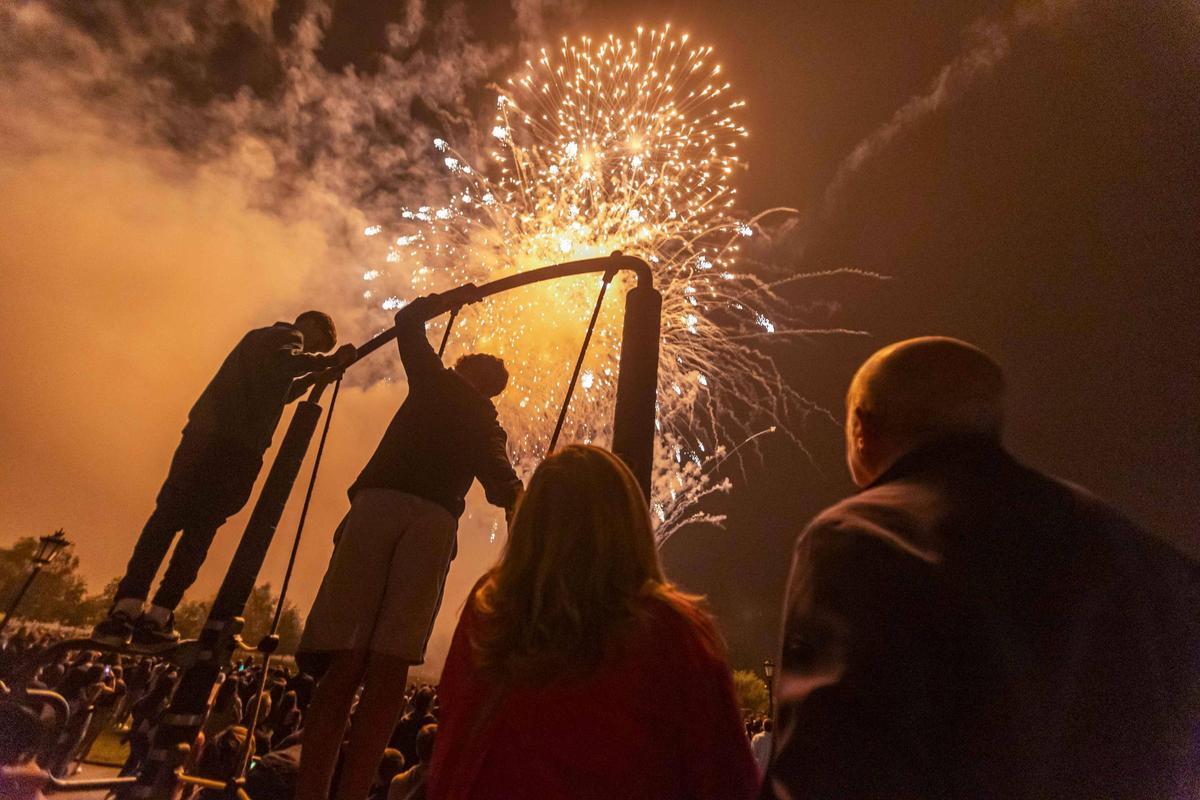 Fuegos artificiales en Montecerrao