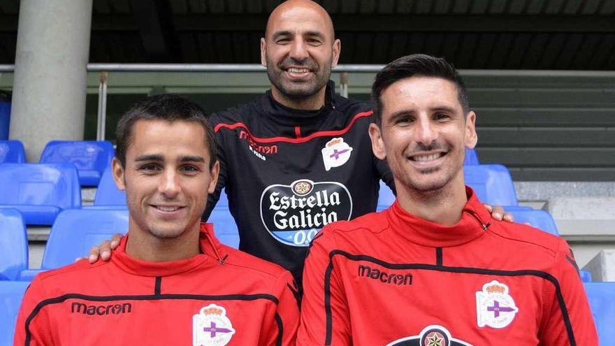 El canario Manuel Pablo, en el centro, junto a sus paisanos David Simón y Vicente Gómez.