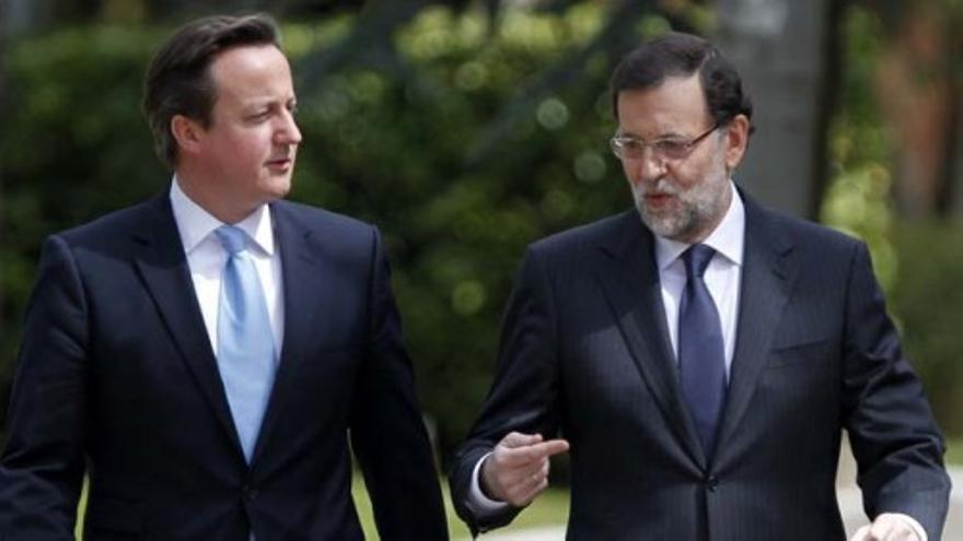 Rajoy recibe a Cameron en La Moncloa