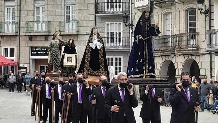 https://www.farodevigo.es/ourense/2022/04/16/ribadavia-recupera-procesion-santo-encontro-65059672.html