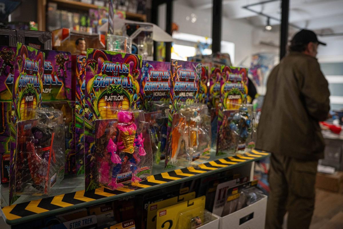 Barcelona. 26 de enero del 2026. Reportage sobre Comics Barcelona, tienda friky en la Calle Loreto número 48. Fotos de Sandra Roman