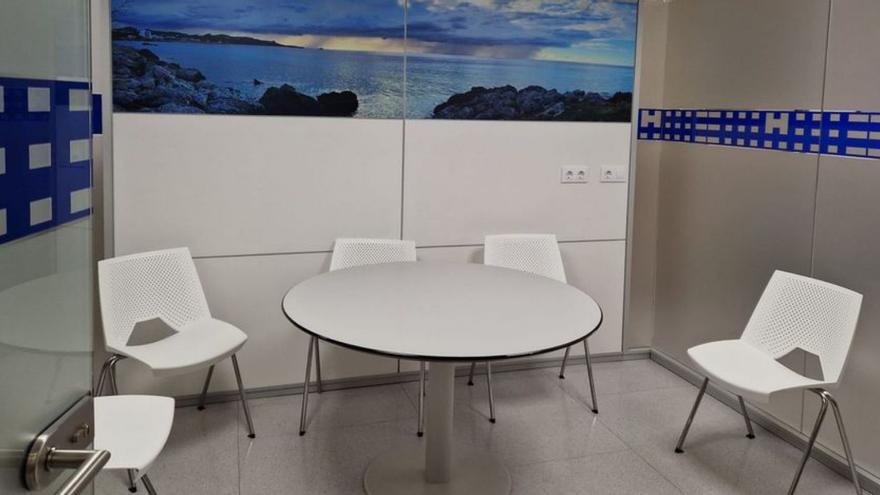 La sala Punto Familiar luce con mobiliario nuevo.