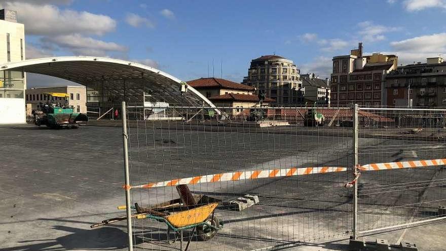 El nuevo pavimento para evitar filtraciones en la terminal ferroviaria.