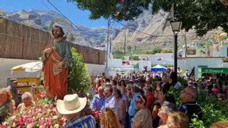 Procesión en honor a San Pedro Apóstol