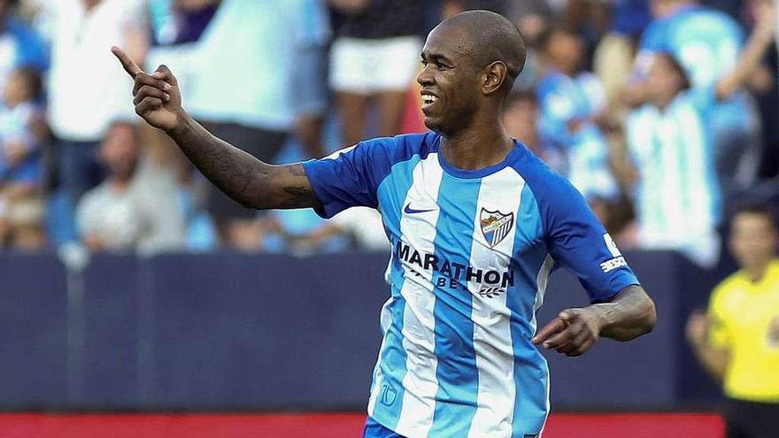 Diego Rolan celebra uno de los goles que consiguió con el Málaga esta temporada.