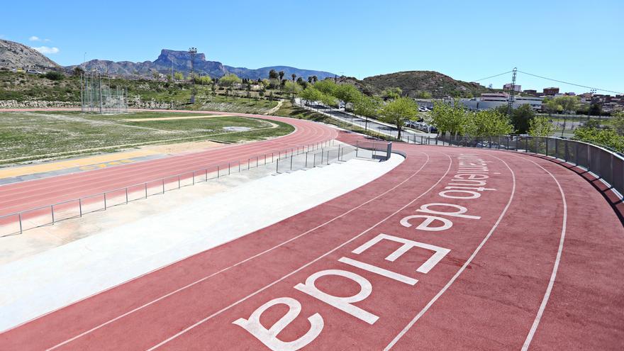 Mejoras en la pista de atletismo de Elda donde se creará un nuevo aparcamiento público