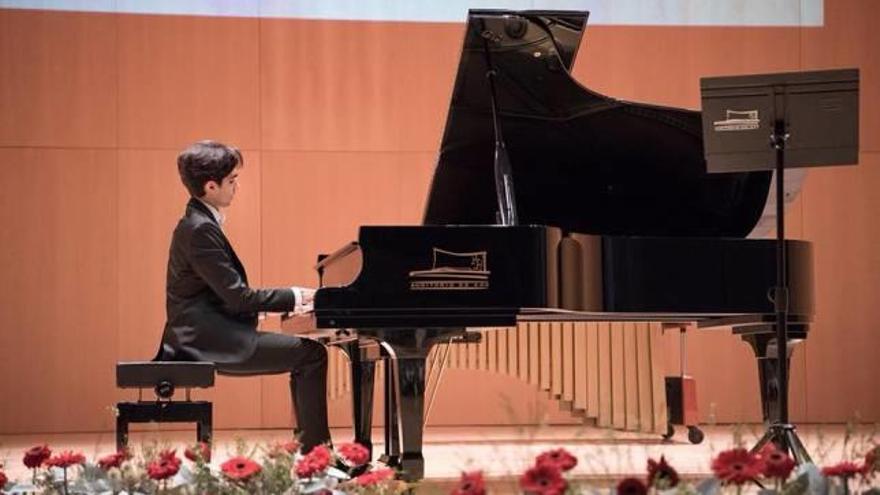 El joven pianista ilicitano Francisco José García Verdú.