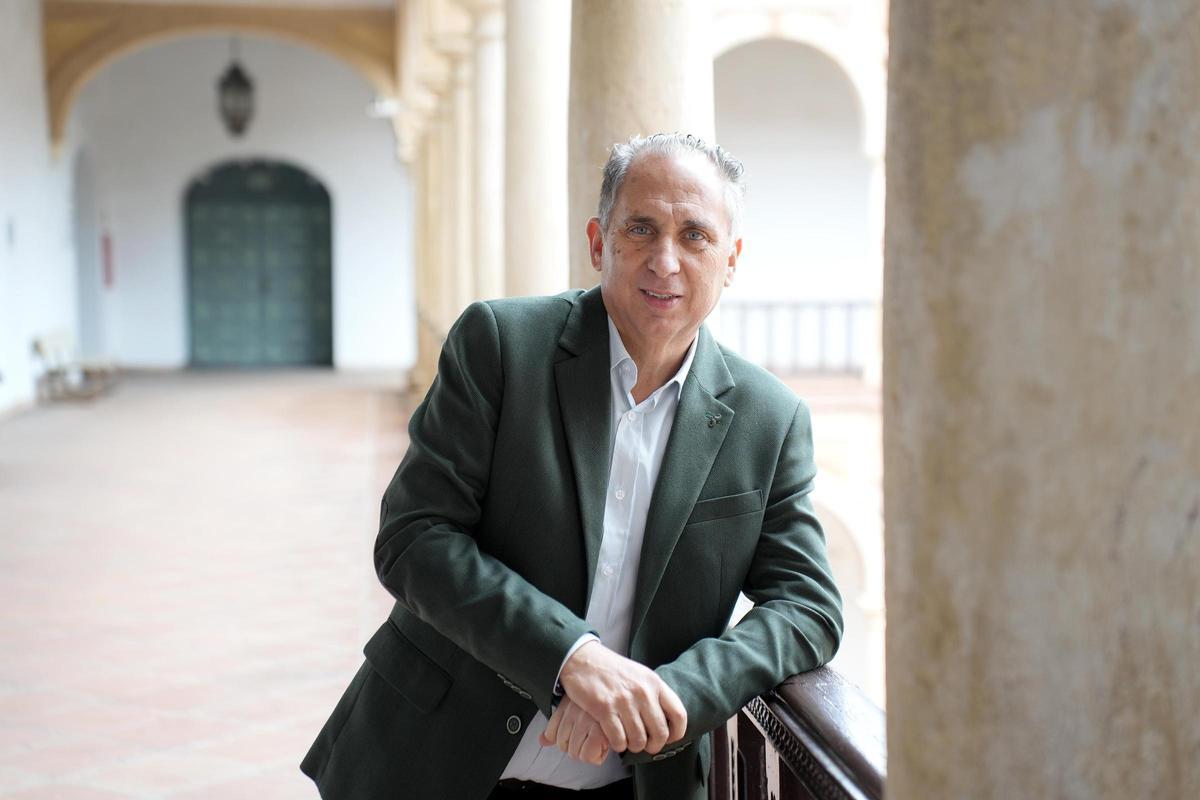 Miguel Agudo, catedrático de Derecho Constitucional.