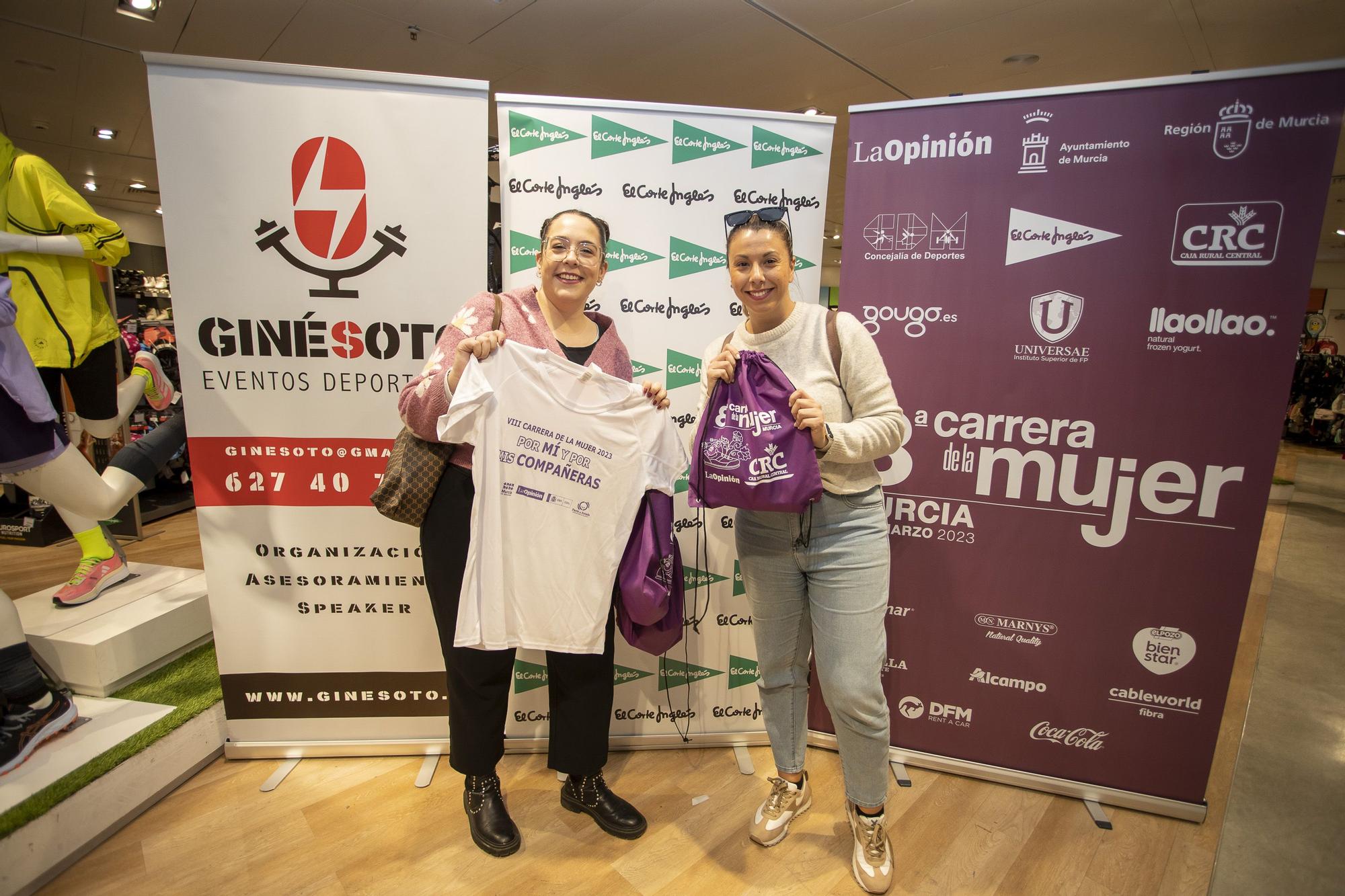 Entrega de dorsales de la Carrera de la Mujer (viernes por la tarde)