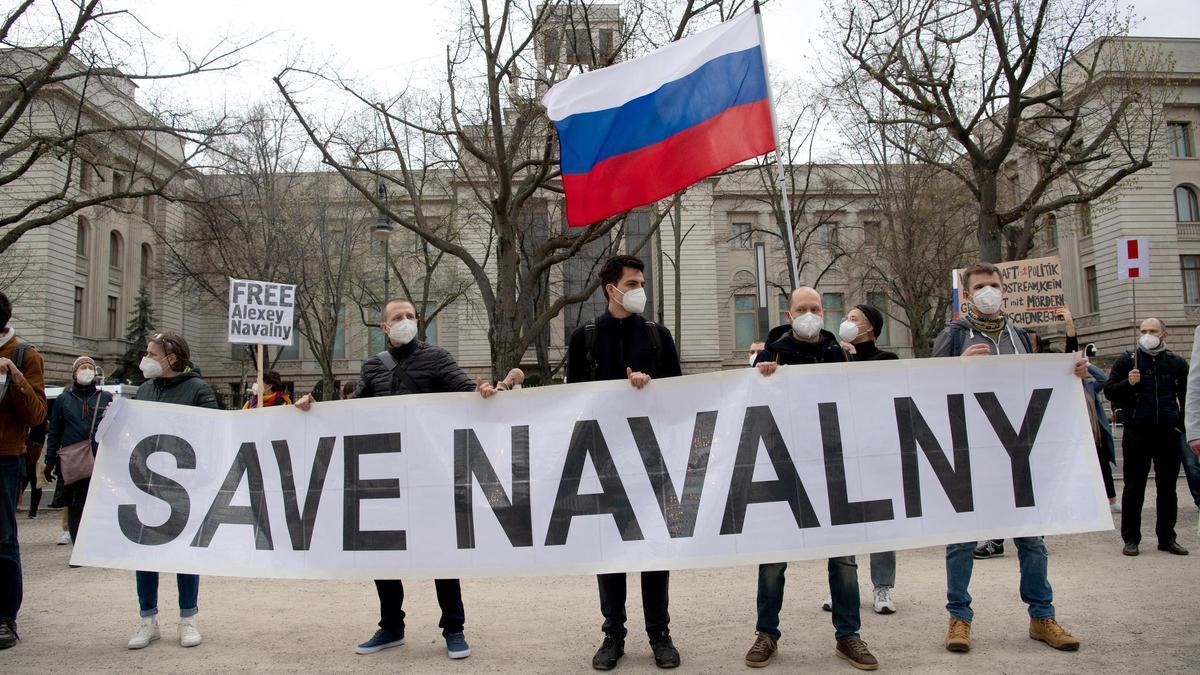 Una manifestación de apoyo a Alexei Navalni en Berlín.