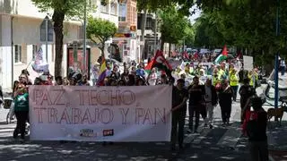 Primero de mayo en Badajoz al grito de "pan, trabajo, techo y paz"