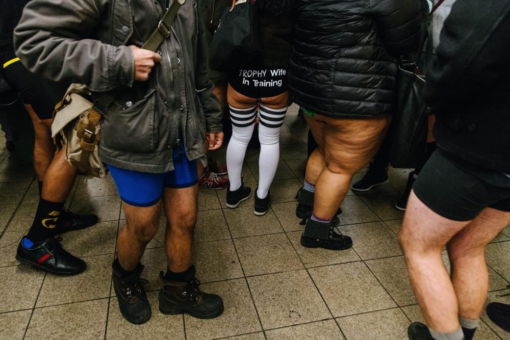 Los neoyorquinos toman el metro sin pantalones