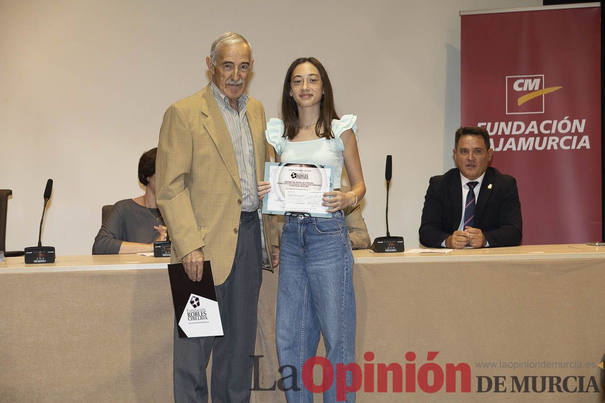 Entrega de los premios de la Fundación Robles Chillida a estudiantes caravaqueños