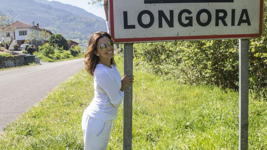 Eva Longoria en la localidad asturiana de Longoria.