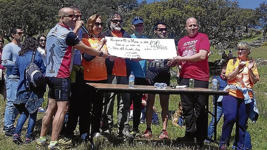 El cross del Puerto permite donar 1.212 euros a Afads