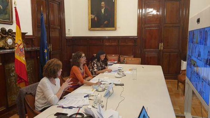 Reunión telemática de la ministra María Jesús Montero con los responsables de Hacienda de las comunidades autónomas.