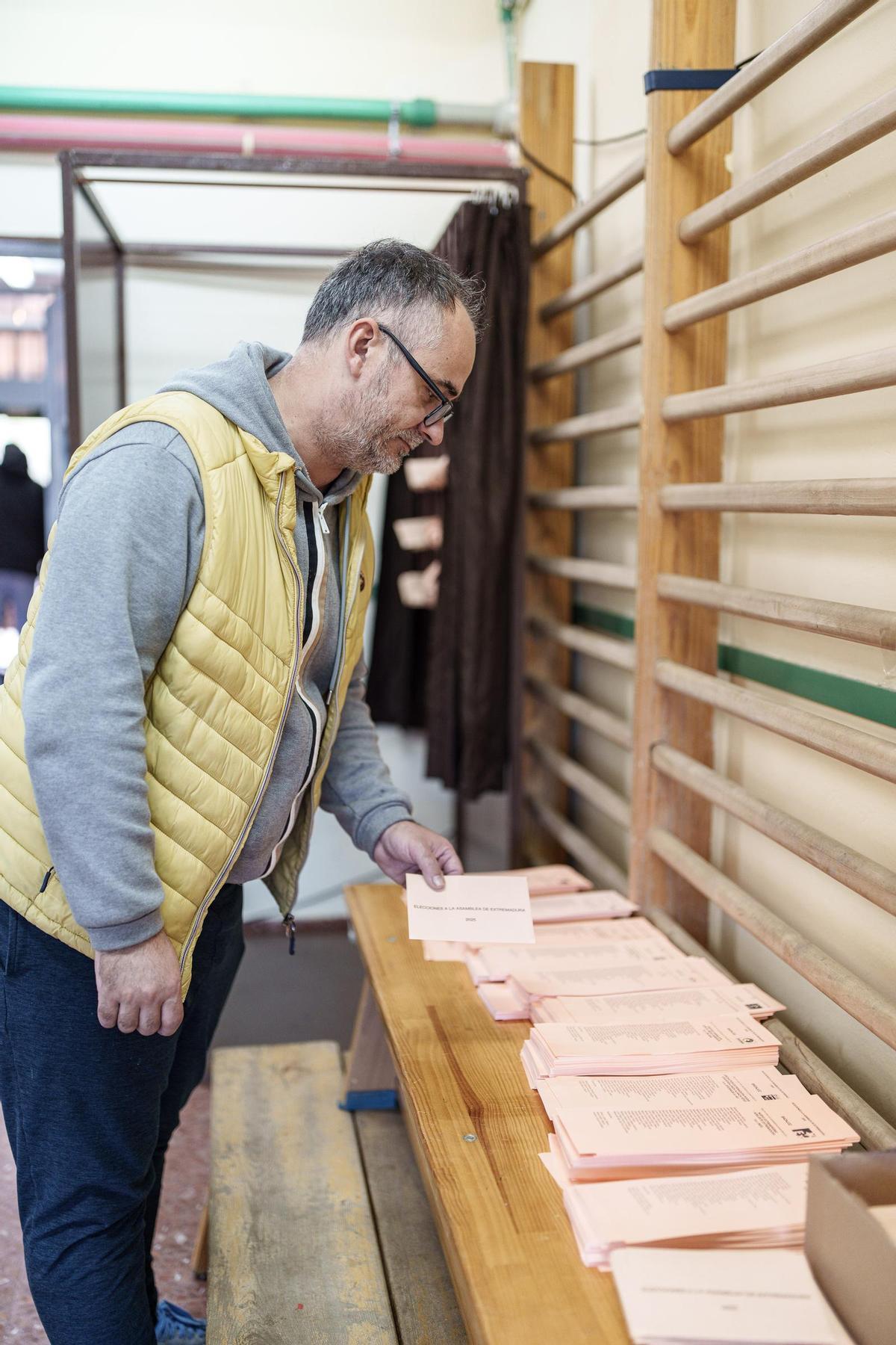 Una de las imágenes de la jornada electoral en Mérida.