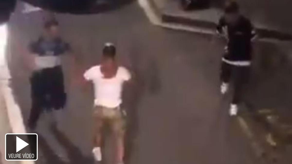 Un boxejador amateur agredeix dos cambrers i dos policies i intenta robar un cotxe patrulla a Barcelona