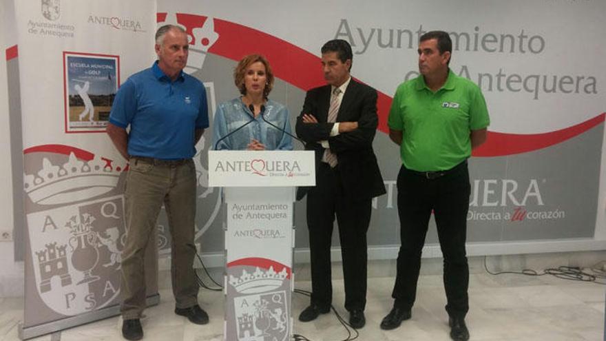 Presentación de la escuela municipal de golf de Antequera.