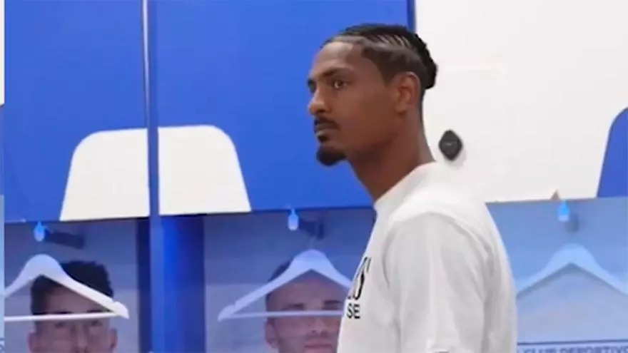 As赤 han sido las primeras horas de Sebastian Haller en el Legan谷s