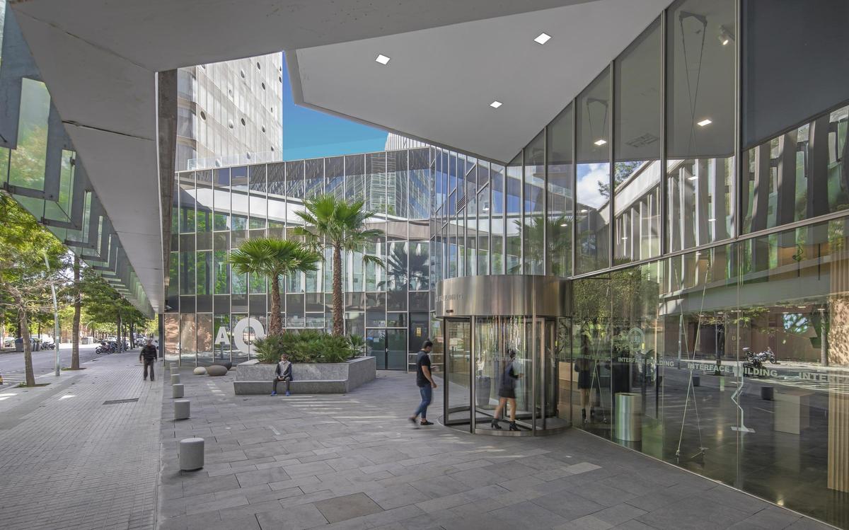 La entrada al edificio Interface, en el 22@ de Barcelona