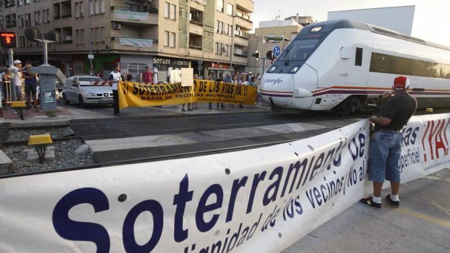 La Plataforma Pro-Soterramiento irá a los tribunales para que el AVE llegue bajo tierra