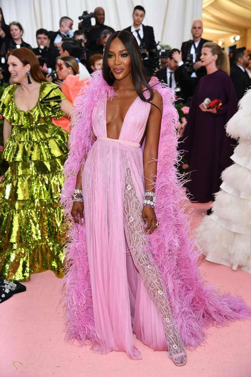 Naomi Campbell en la alfombra roja de la Met Gala 2019