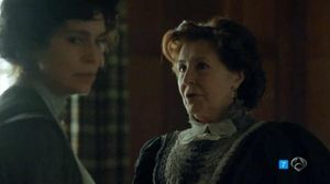 Tu i jo som tres. Per Ferran Monegal. Concha Velasco a ’Gran Hotel’.