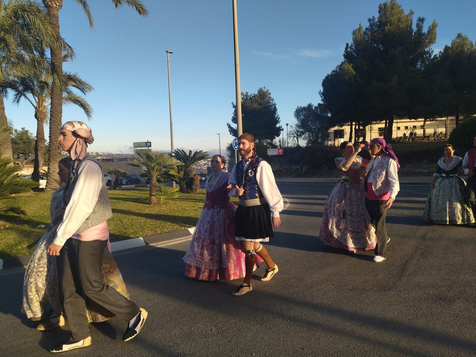 La fiesta más auténtica: Teulada vibra con el traslado de Sant Vicent Ferrer a su ermita