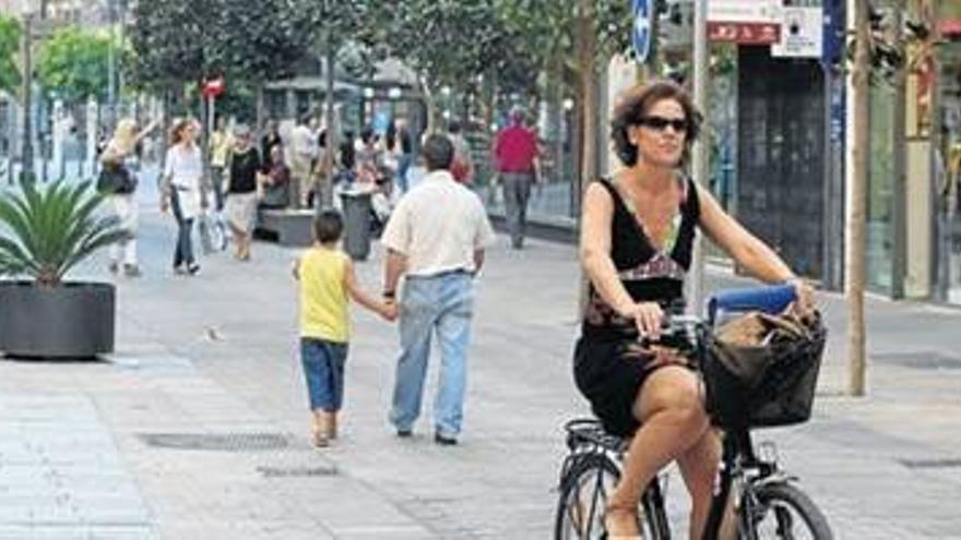 El alcalde confirma que la calle Cruz Conde continuará siendo peatonal