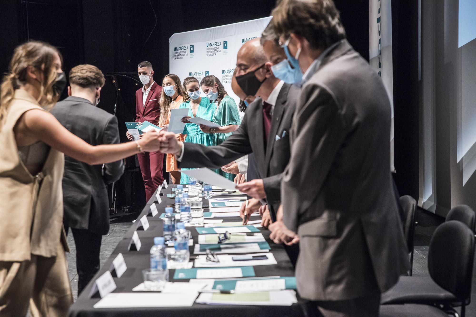 Acte de graduació de la promoció més nombrosa de la FUB dels darrers set anys