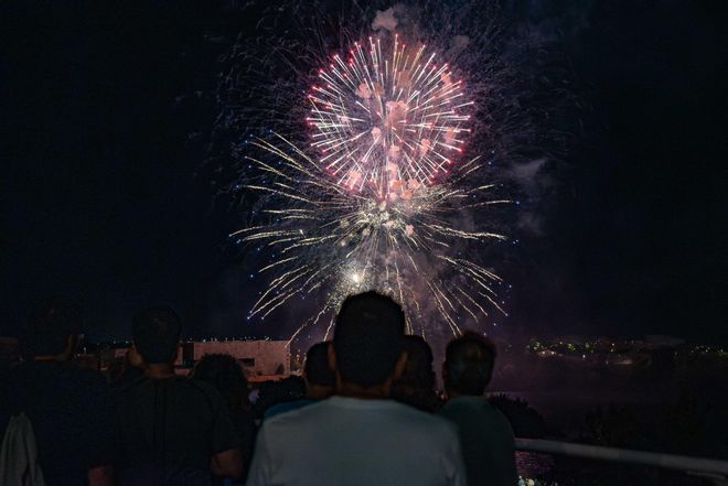 Mérida despide a su feria con un impresionante espectáculo de fuegos artificiales