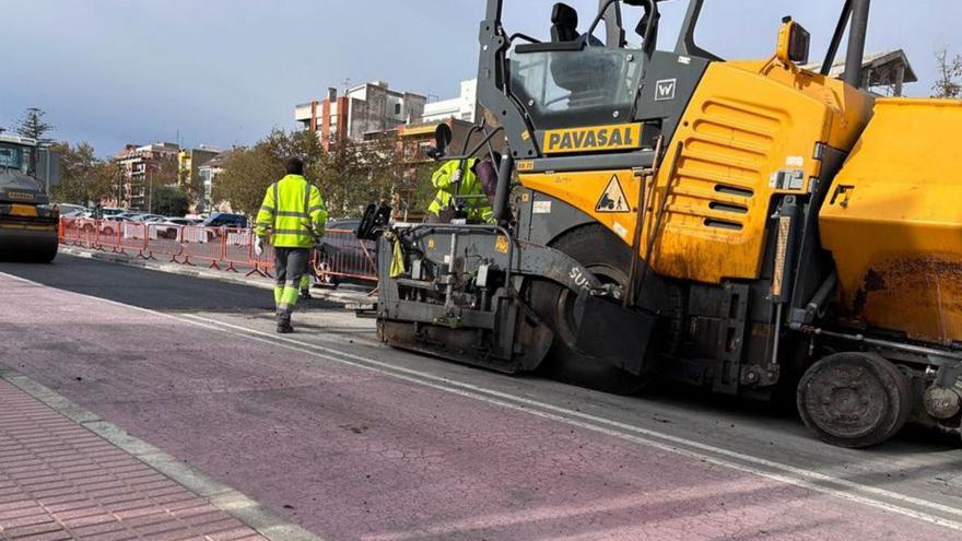 Benicàssim renovará caminos desgastados con mil toneladas de asfalto