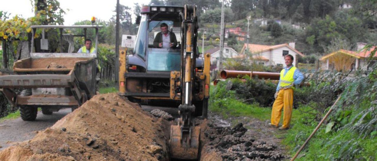 Obras de saneamiento en una parroquia de Porriño. // D.P.