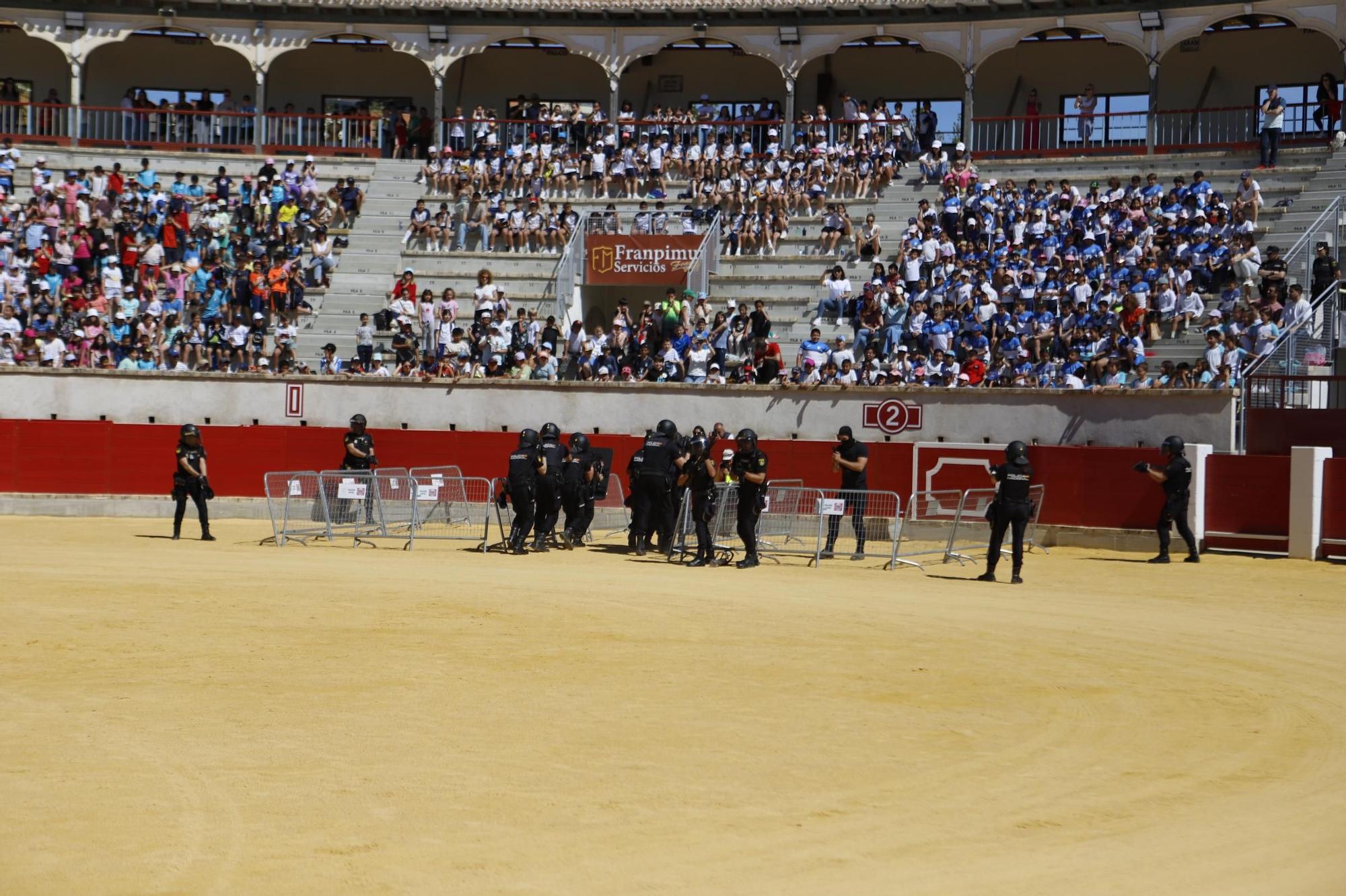 Ehibición policial en Lorca por su 200 aniversario