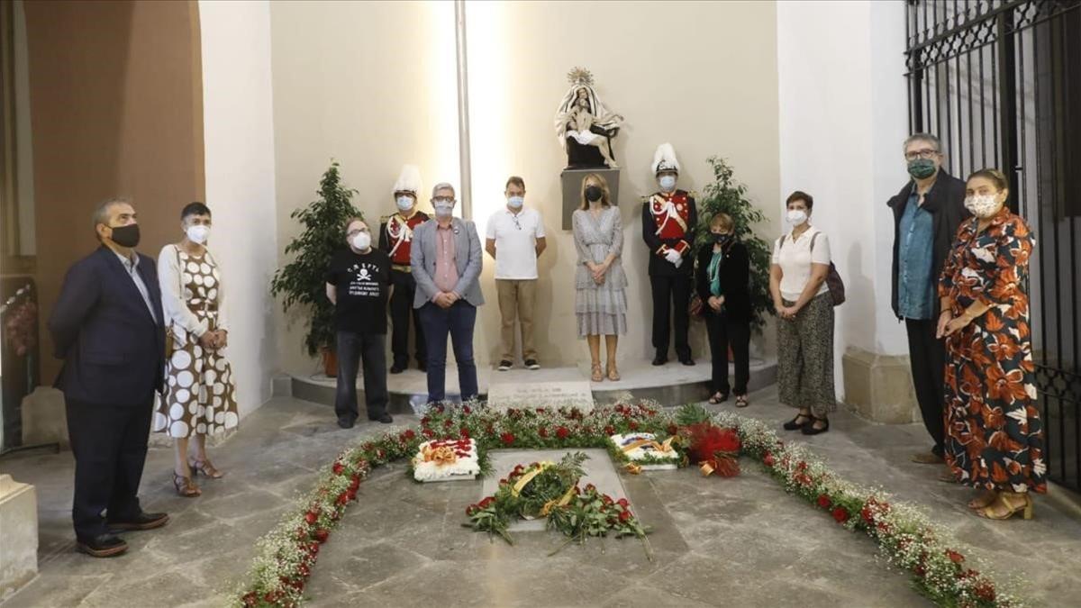 Ofrenda floral del Ayuntamiento de Sant Boi de Llobregat