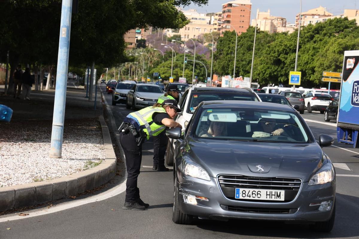 Huelga de docentes en Alicante: la manifestación llega a la Avenida de Dénia