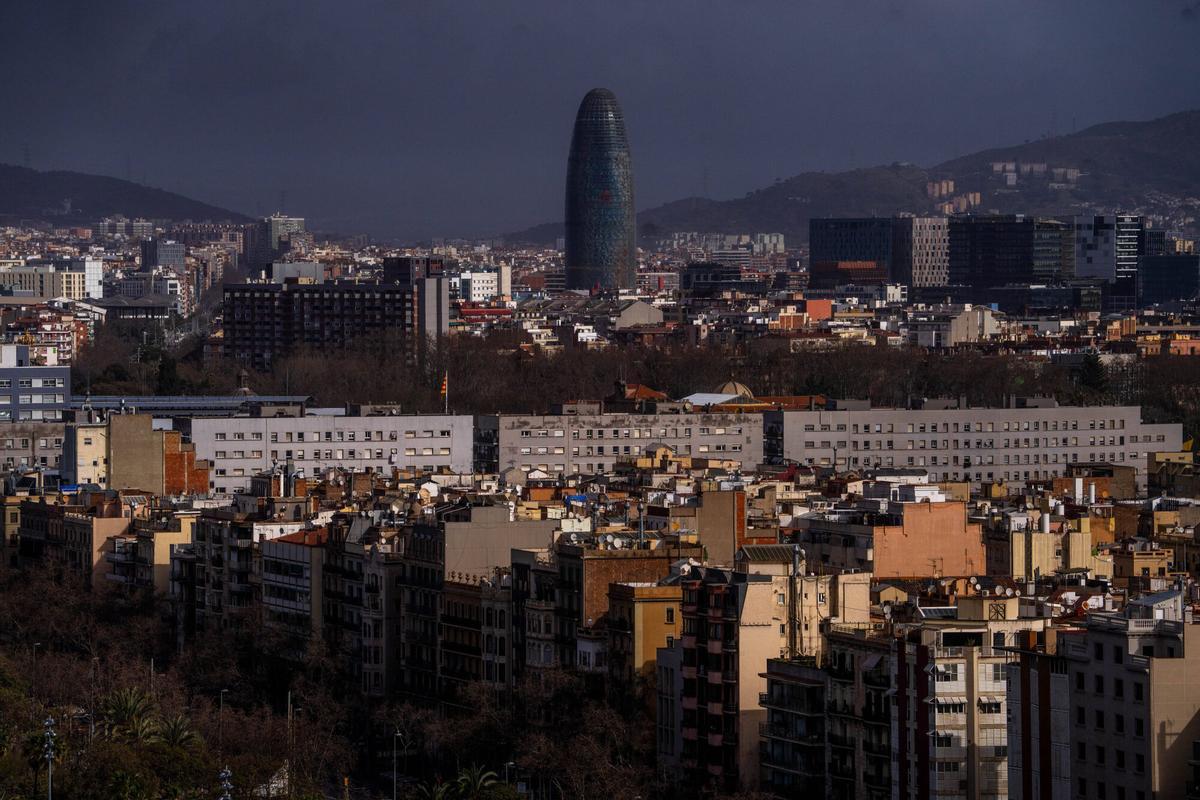 Vista general de viviendas en Barcelona, en una imagen de archivo