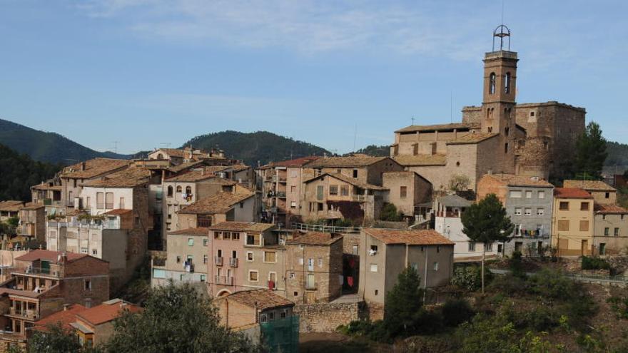 El Poble Vell de Súria amb el castell i l&#039;església del Roser