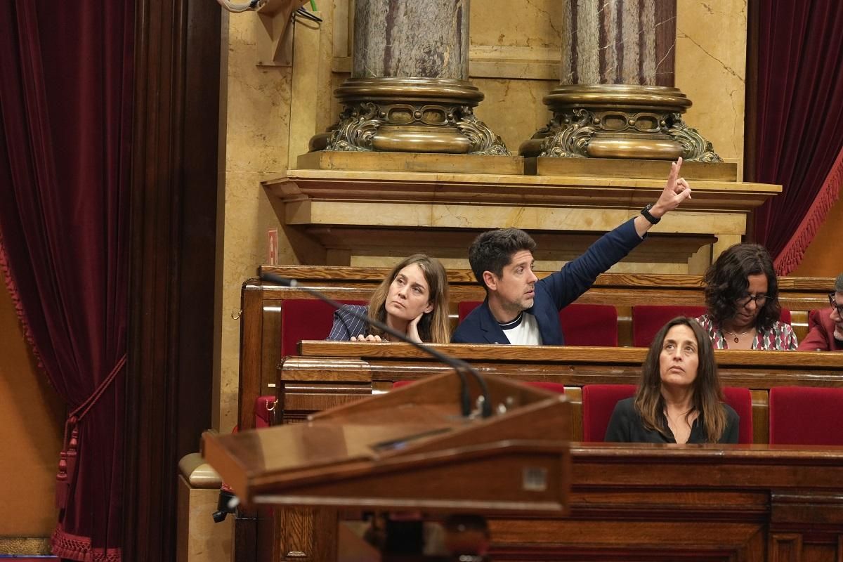 Jéssica Albiach y David Cid, en el Parlament Jéssica Albiach y David Cid, en el Parlament