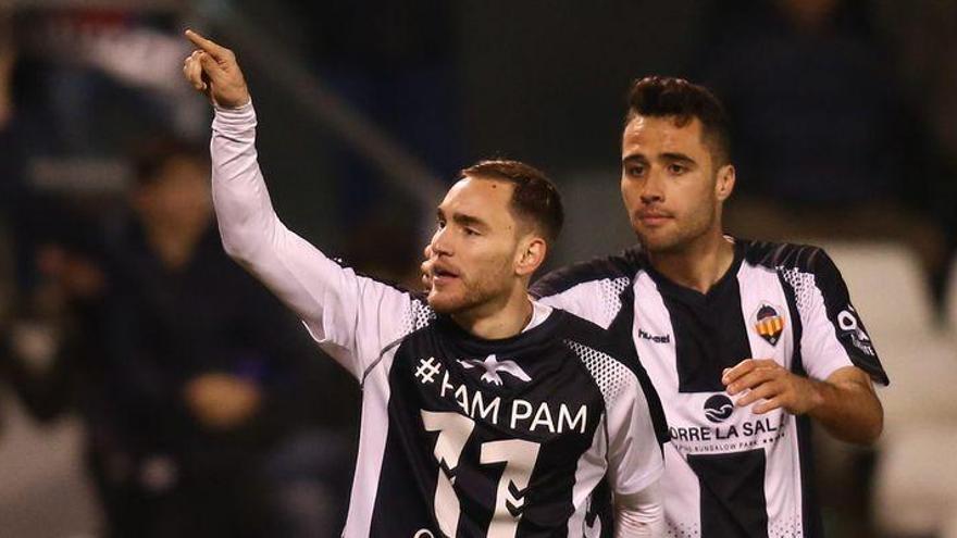 Cristian Herrera lidera con un &#039;hat-trick&#039; a un Castellón que pone la directa (4-1)