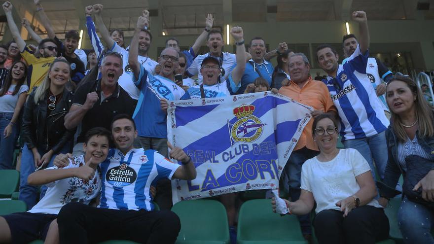 El Dépor empate en Elche, pero celebra